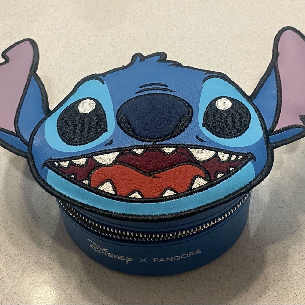 Pandora Blue Jewelry Box with Disney Design